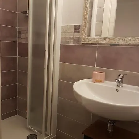 La Perla Bianca לינה וארוחת בוקר 3*